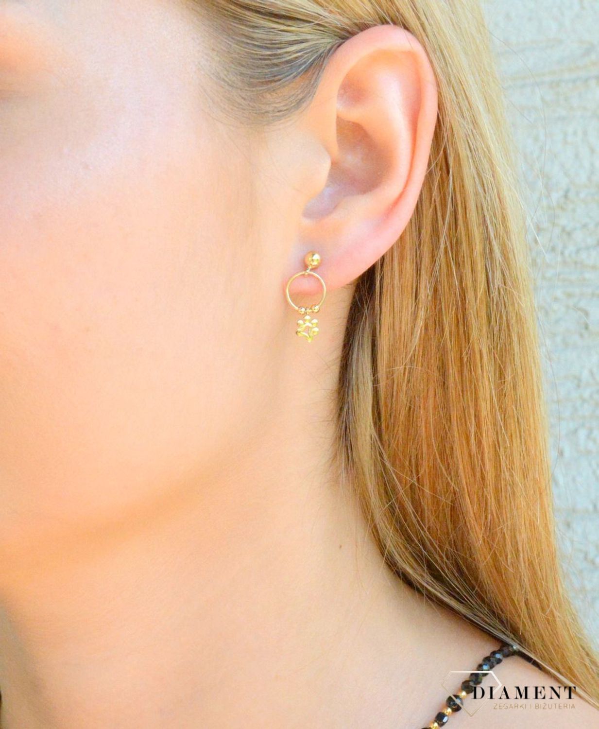 Złote kolczyki damskie 585 wiszące z psią łapką KL 9046. Złote kolczyki damskie. Złote kolczyki wiszące dla dziewczynki. Kolczyki złote psie łapki. Złote kolczyki wiszące na prezent (2).jpg